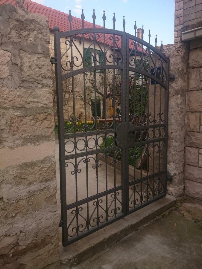 Apartman Postira Rot Dış mekan fotoğraf